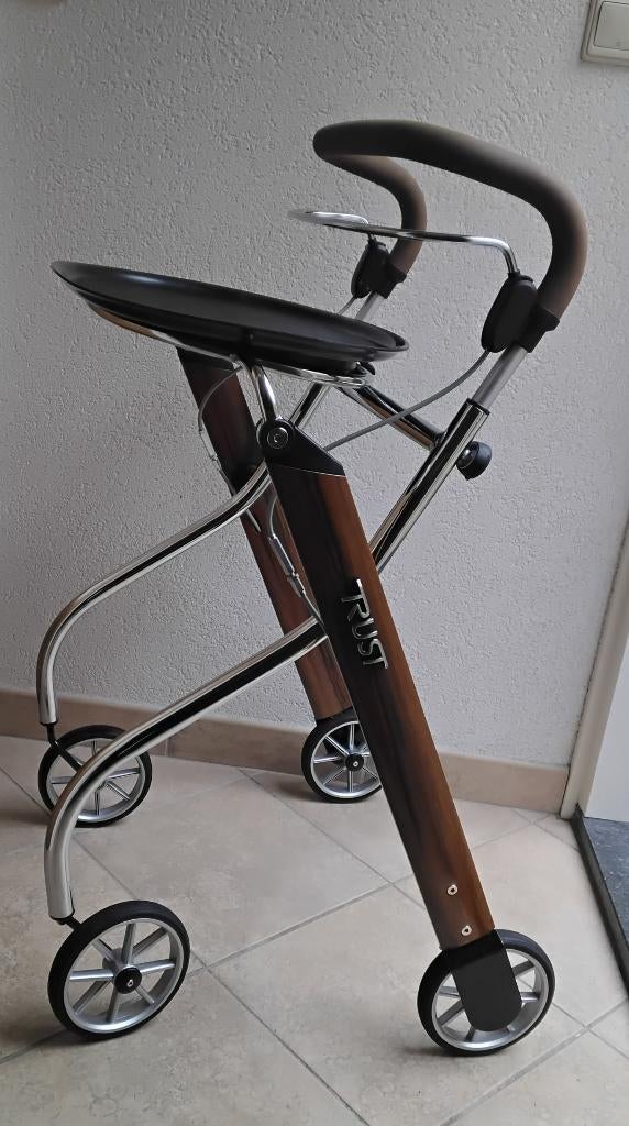 Trust binnenshuis rollator, Ophalen, Opvouwbaar, Zo goed als nieuw