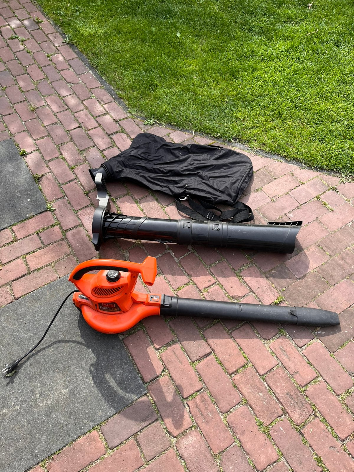 Black&Decker bladblazer / bladzuiger, Tuin en Terras, Bladblazers, Ophalen, Met opvangzak, Handgedragen, Zo goed als nieuw