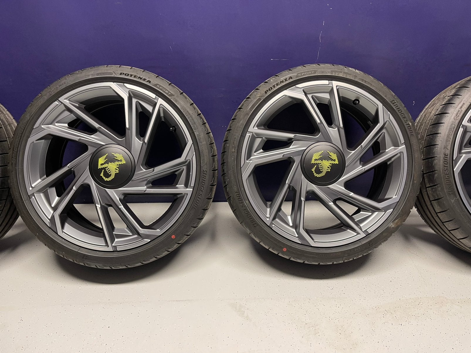 LM velgen Fiat 500 Abarth, 18 inch met zomerbanden, 18 inch, Velg(en), Nieuw, Personenwagen
