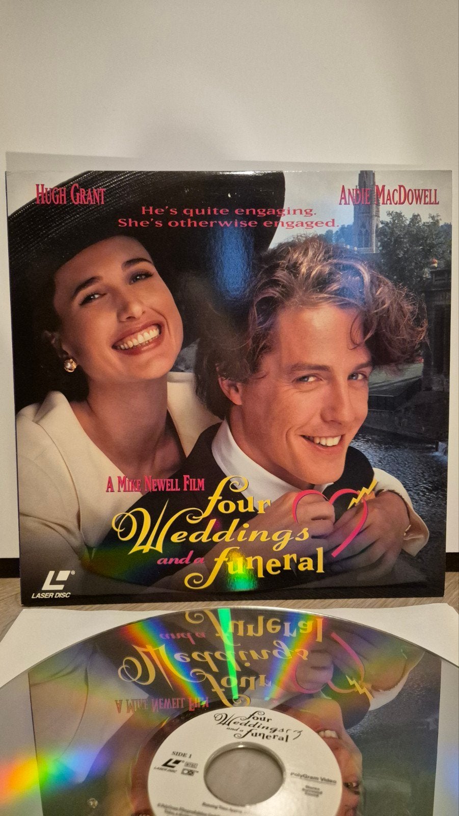 Four Weddings and a funeral Laserdisc, Cd's en Dvd's, Ophalen of Verzenden, Zo goed als nieuw, Overige typen, 12 inch