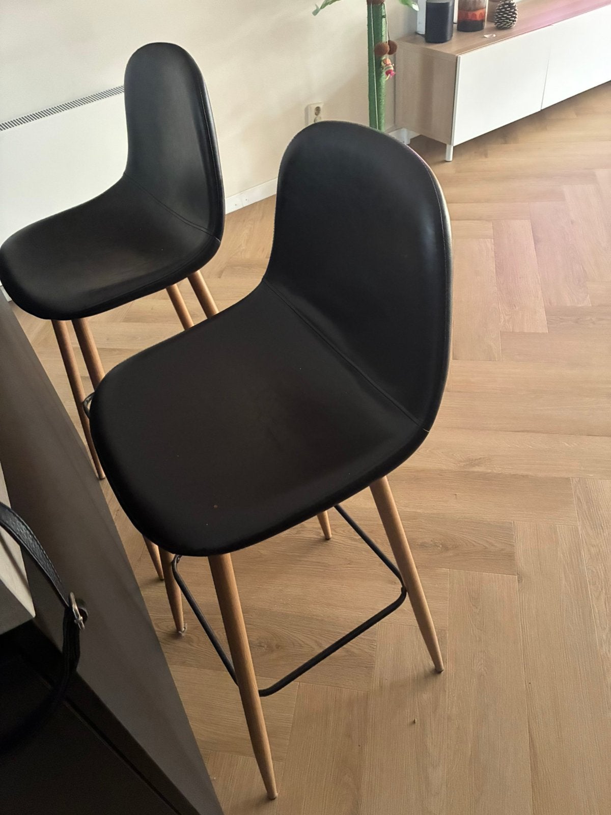 2 barkrukken, Huis en Inrichting, 60 tot 90 cm, Ophalen of Verzenden, Zo goed als nieuw, Hout
