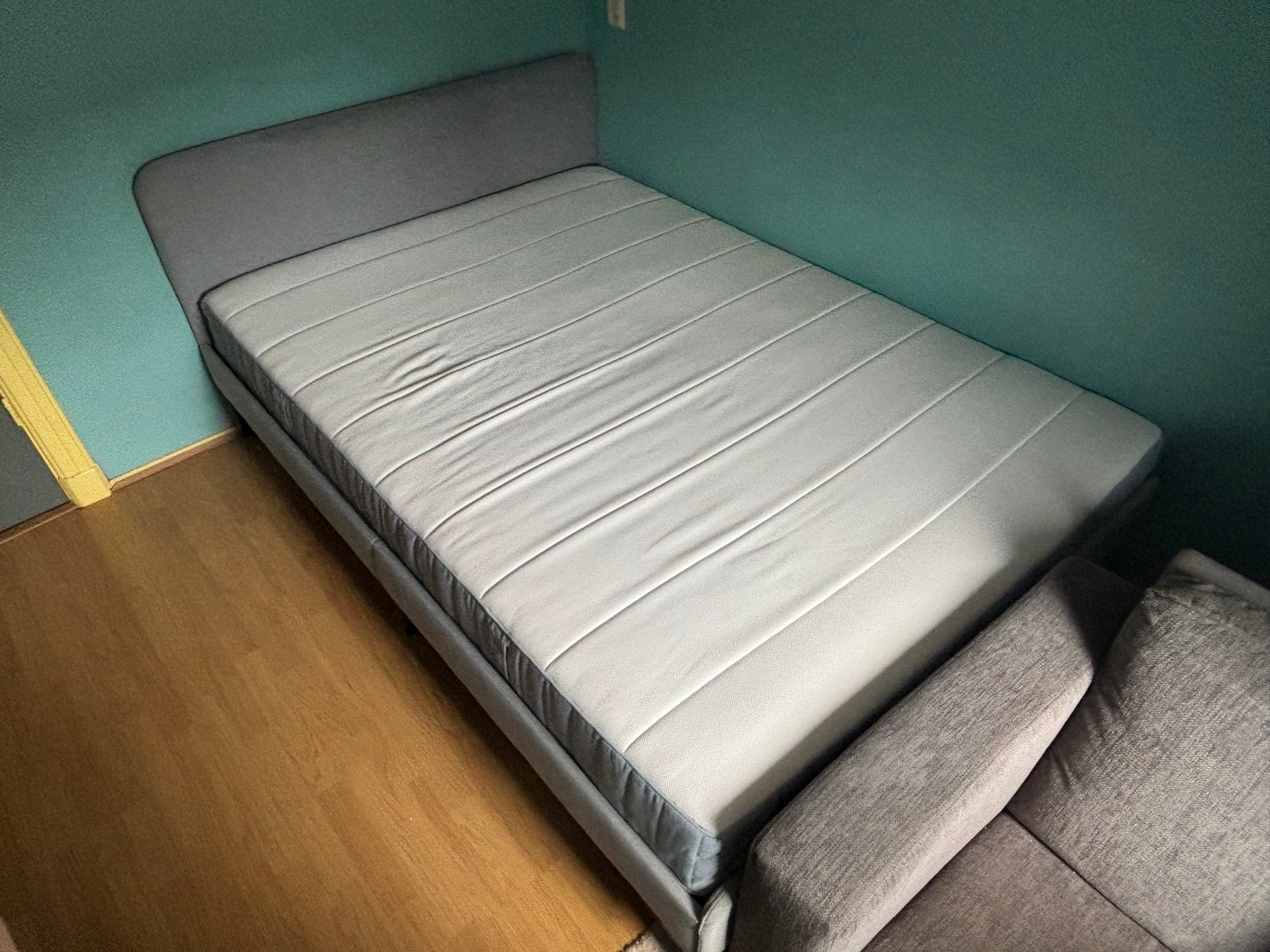 Tweepersoonsbed met matras / double bed with mattress, Ophalen, Tweepersoons, 140 cm, Zo goed als nieuw