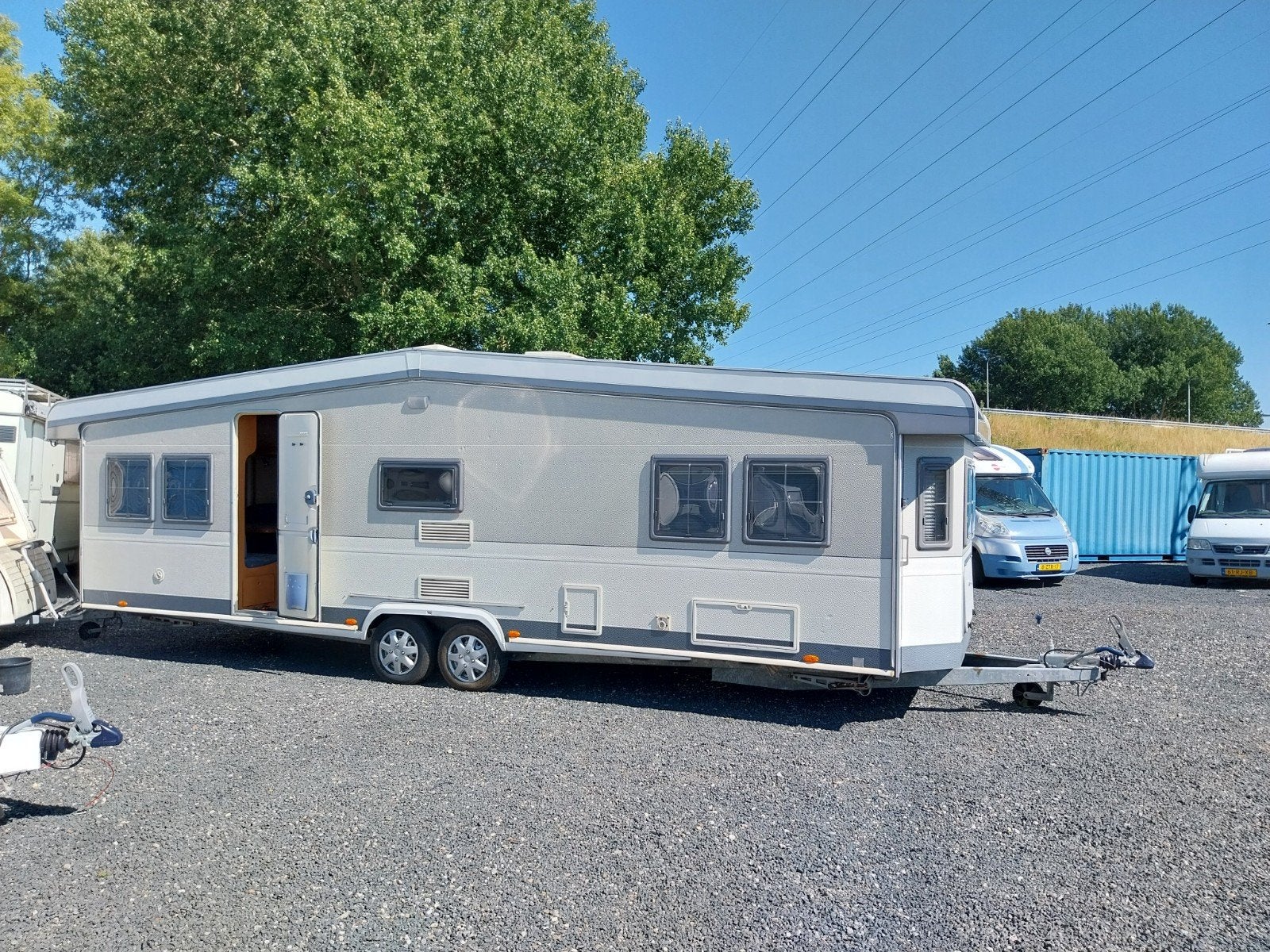 mooie Hobby 750 landhaus met vloerverwarming, Rondzit, Hobby, 7 tot 8 meter, Bedrijf