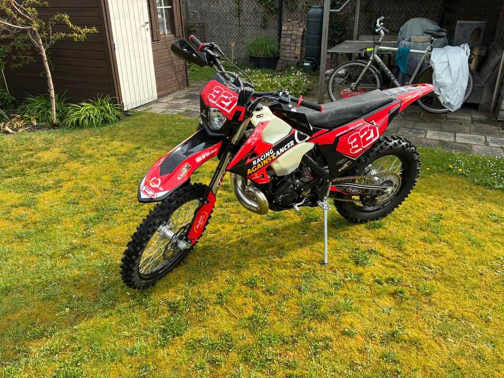 Rieju MR300 Racing uit 2022 vrijwel niet gebruikt, 300 cc, Nieuw, Particulier, Enduro