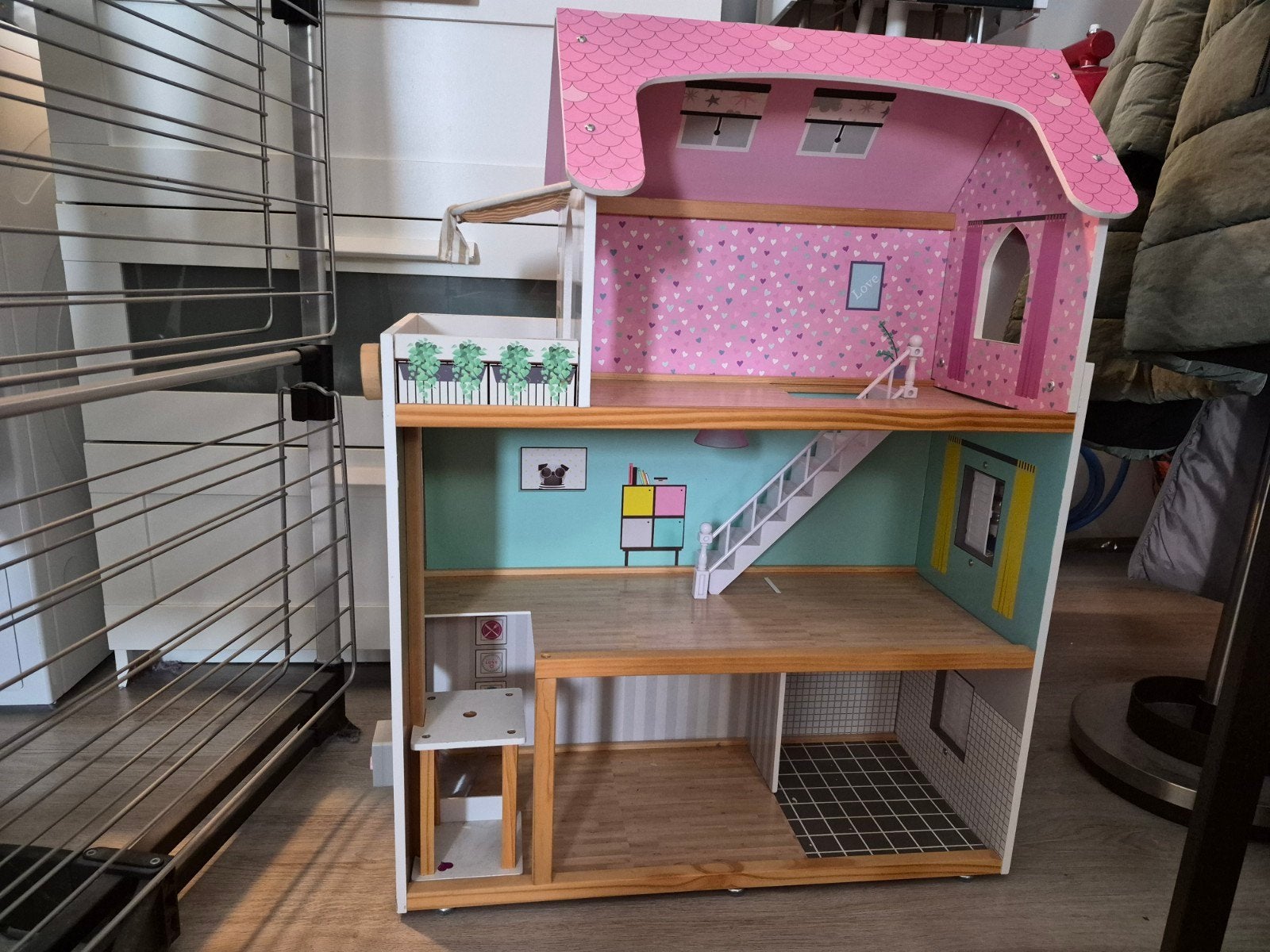 Groot houten poppenhuis met meubels, Ophalen, Gebruikt, Poppenhuis