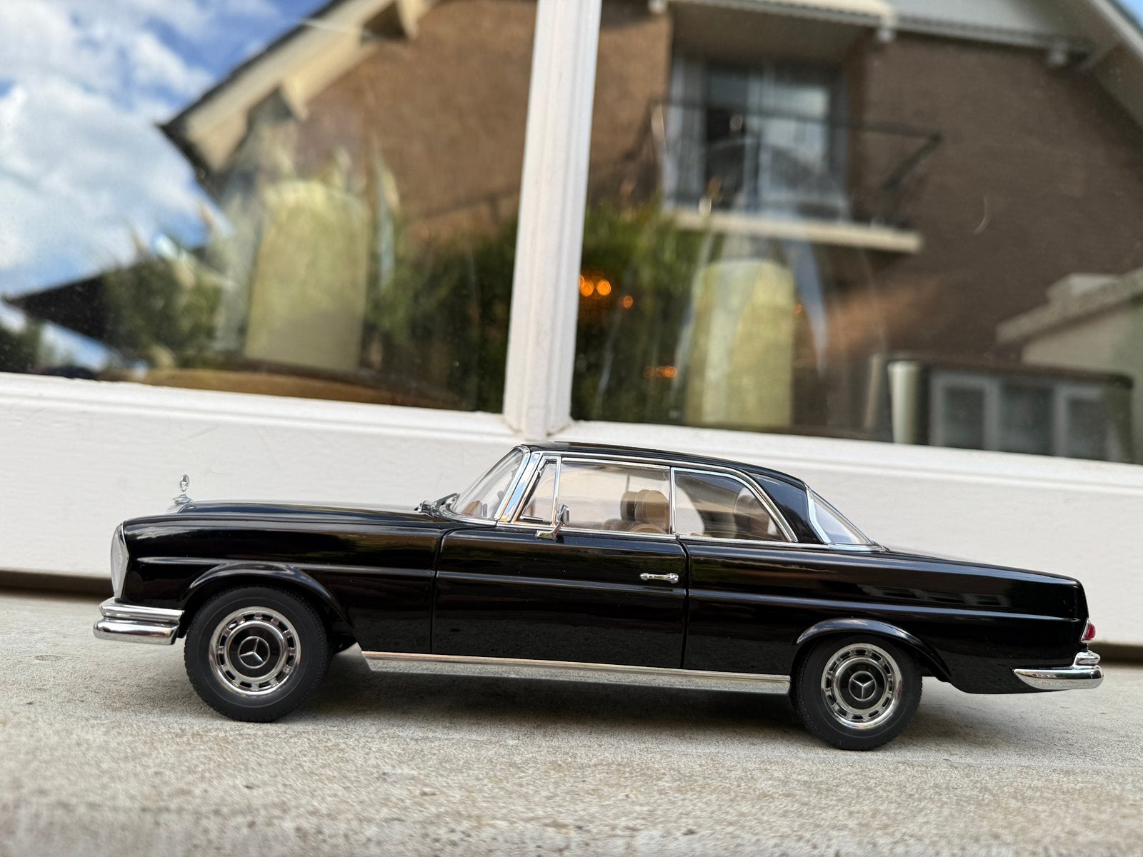 1:18 Mercedes 280 SE Coupe zwart 1968 Autoart 76286, Auto, Autoart, Ophalen of Verzenden, Zo goed als nieuw