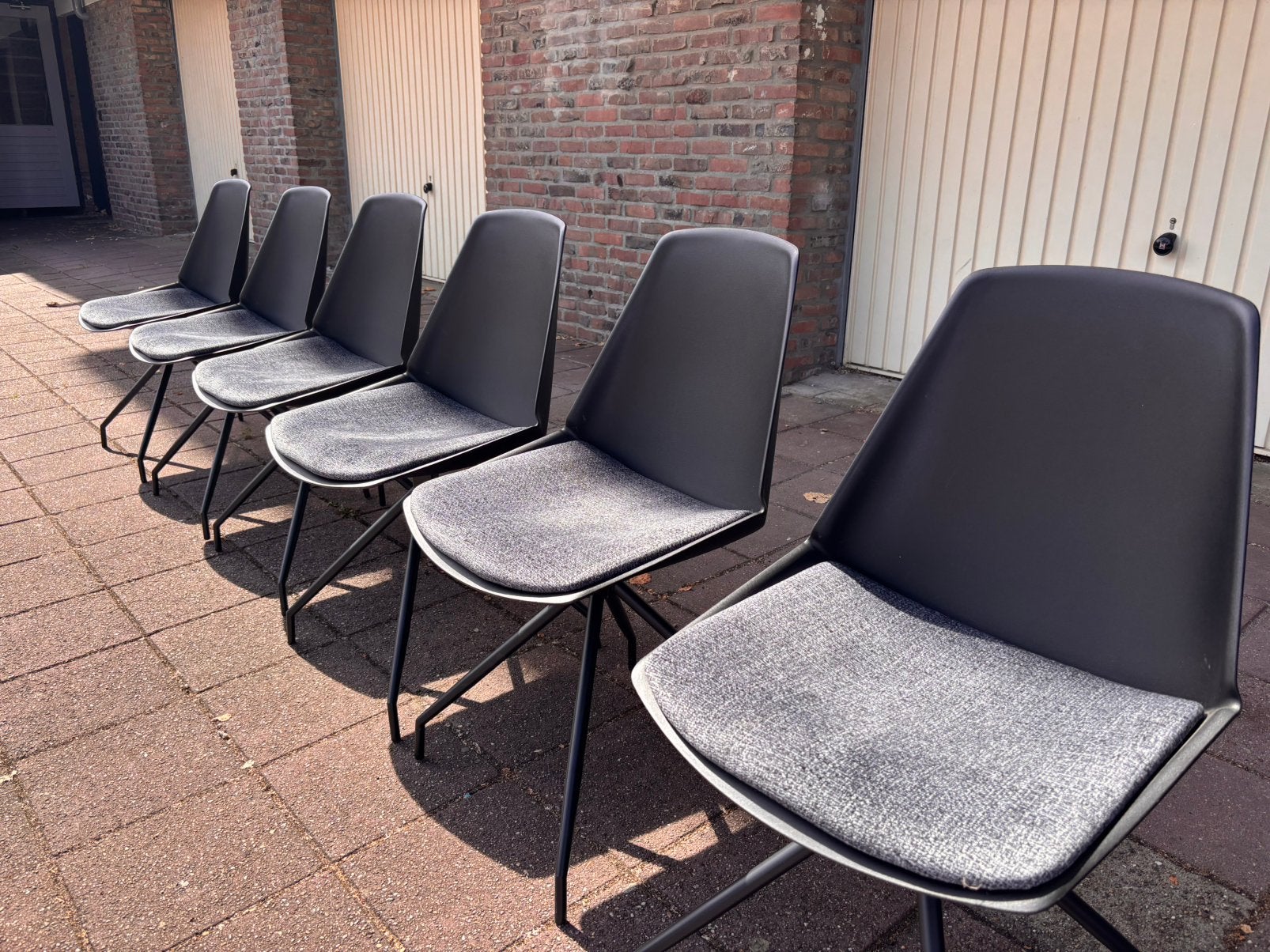 6 designstoelen – XOOON – zwart/grijs, Ophalen, Kunststof, Gebruikt, Zwart