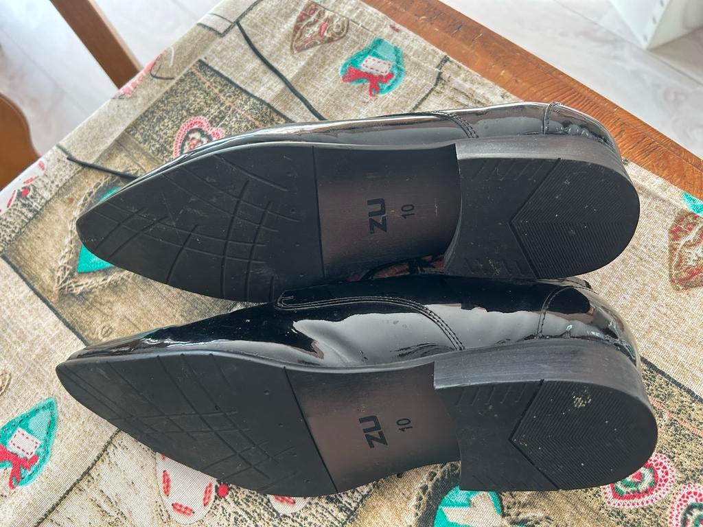 Zwarte ZUMAN lakschoenen, maat 10 (44), Ophalen of Verzenden, Zo goed als nieuw, Zwart, Veterschoenen