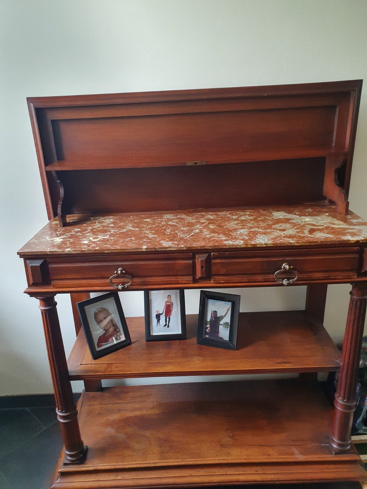 Antiek borden dressoir, Ophalen