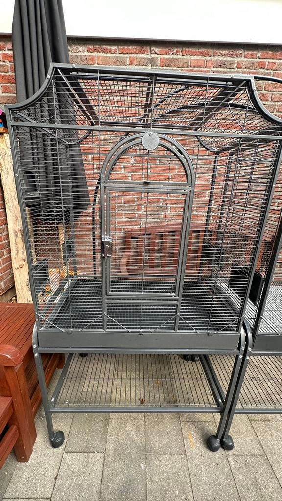Nog maar 1 Montana Madeira 2 kooi te koop, Dieren en Toebehoren, Vogels | Hokken en Kooien, Zo goed als nieuw, Vogelkooi, Metaal