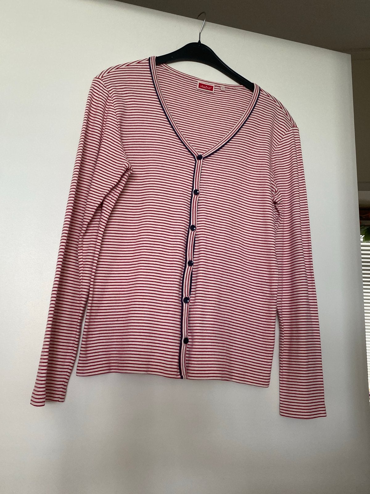 Jackpot vest maat L rood wit voor frisse dagen, Ophalen of Verzenden, Zo goed als nieuw, Maat 42/44 (L), Rood