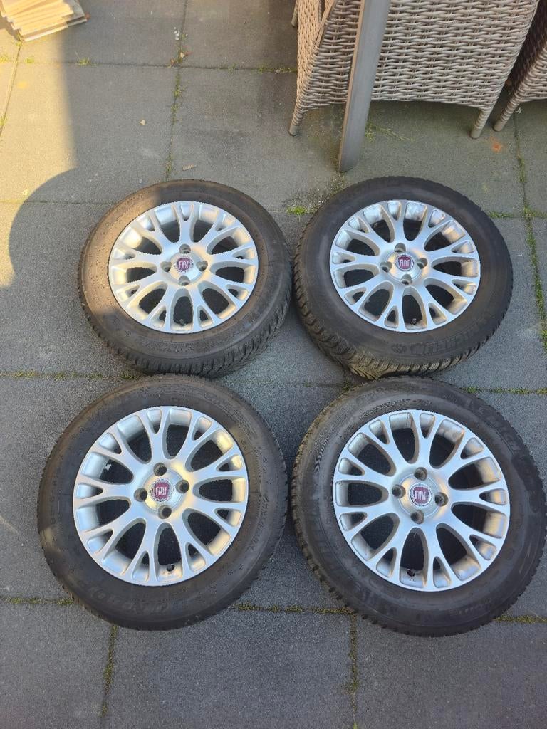 Fiat Punto velgen met 4 goede banden, Auto-onderdelen, Banden en Velgen, Ophalen, 15 inch, Banden en Velgen, 185 mm