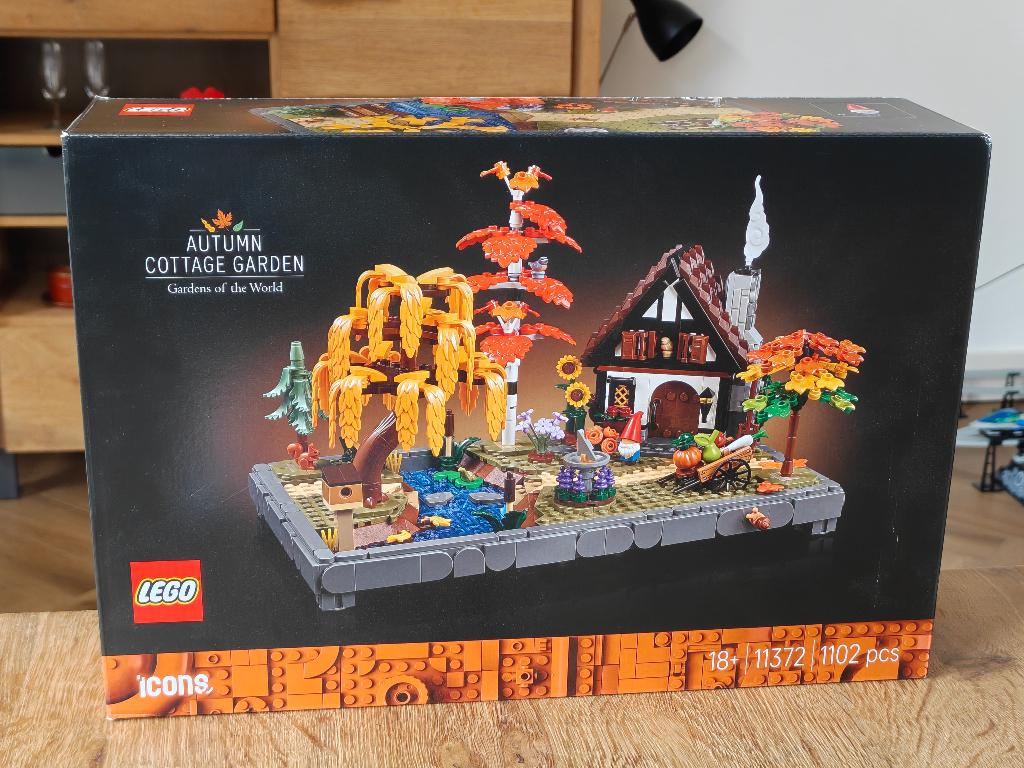 LEGO 11372 Autumn Cottage Garden, Overige thema's, Lego, Ophalen of Verzenden, Zo goed als nieuw