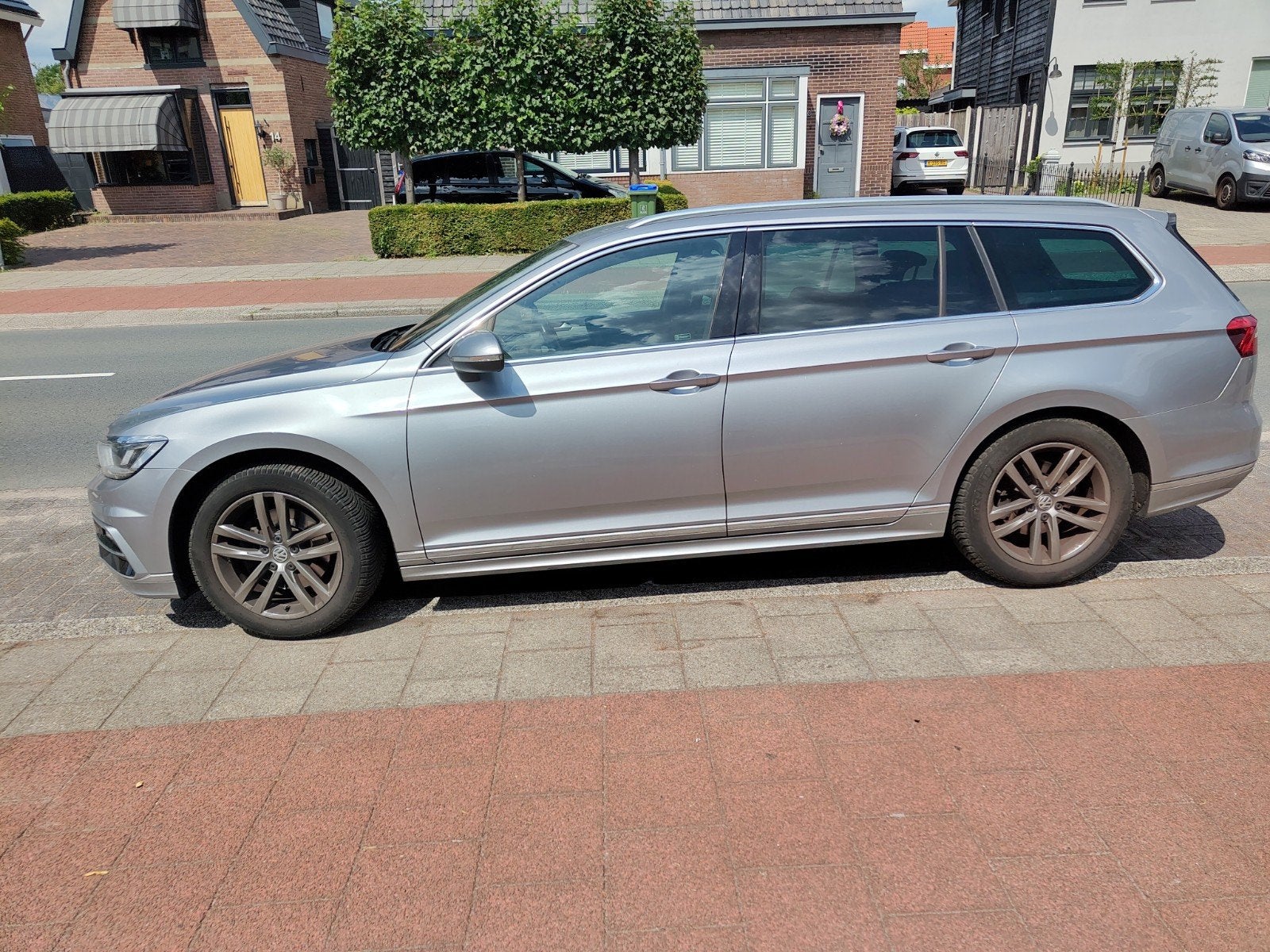 Volkswagen Passat Rline Highline 1.6 TDI DSG 2018 Grijs, Auto's, Zwart, 4 cilinders, Bluetooth, Origineel Nederlands
