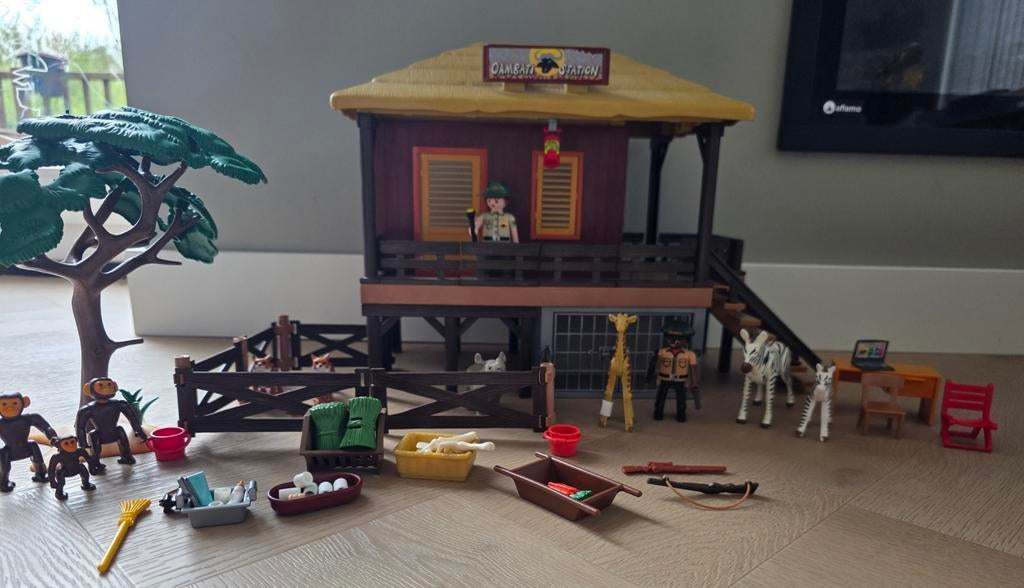 Playmobil Safari Verzorgingspost met Dieren en Figuren, Ophalen of Verzenden, Gebruikt