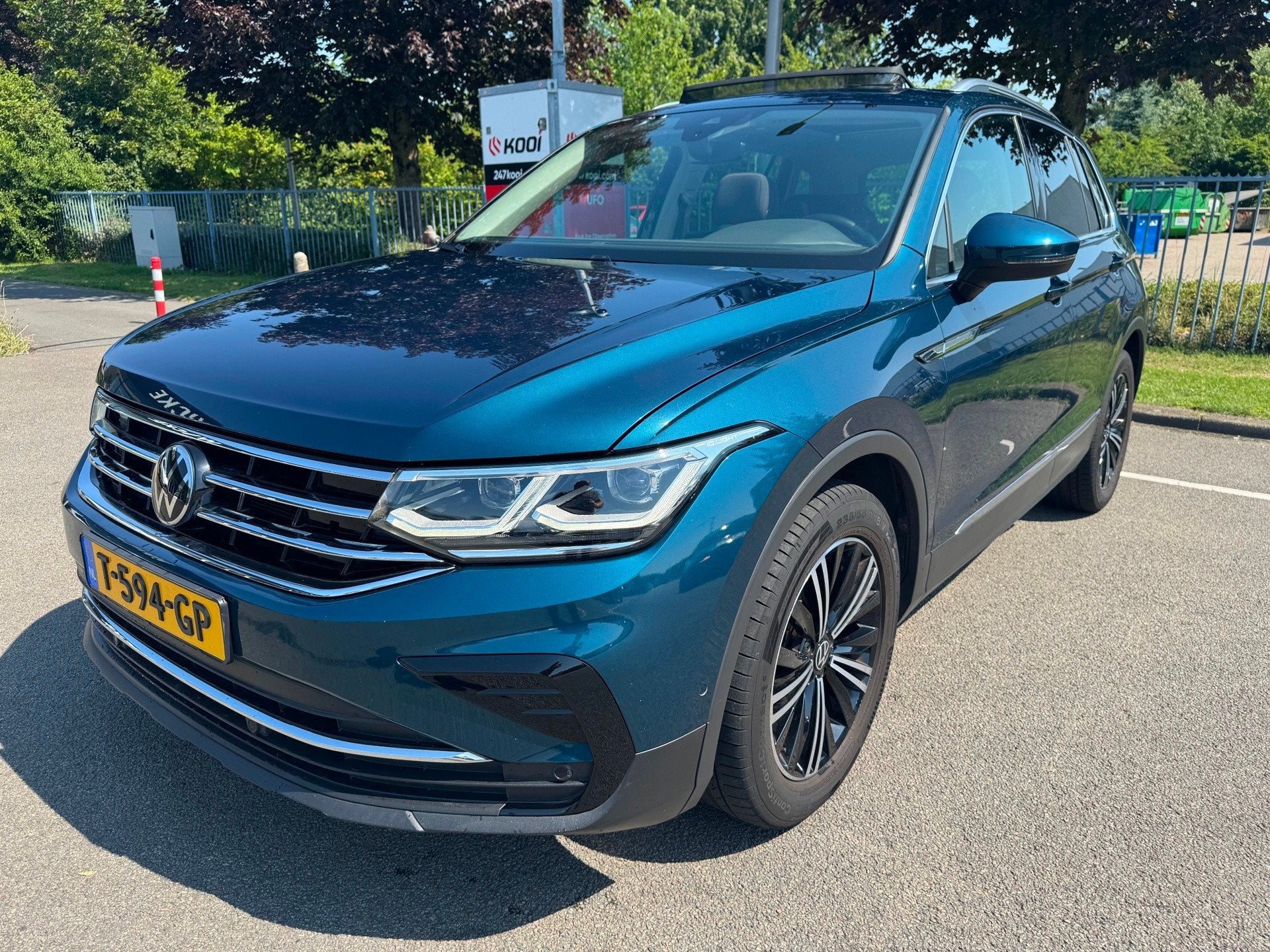 Volkswagen TIGUAN 2.0 TDI 150PK DSG PANO LED KEYLESS, Auto's, Gebruikt, 4 cilinders, Blauw, Alcantara