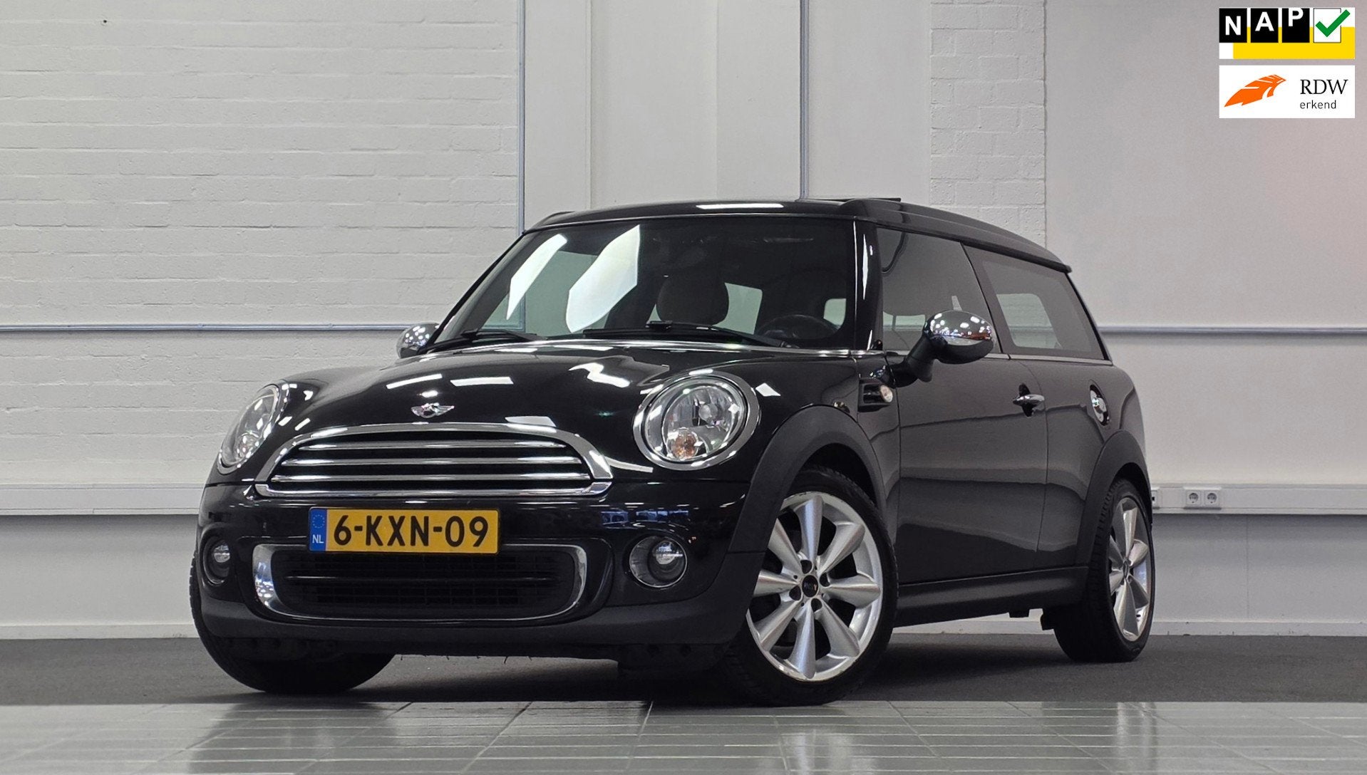 Mini Mini Clubman 1.6 One Chili Leer Navi Schuif/kanteldak A, Auto's, Mini, Voorwielaandrijving, Gebruikt, 4 cilinders, 4 stoelen