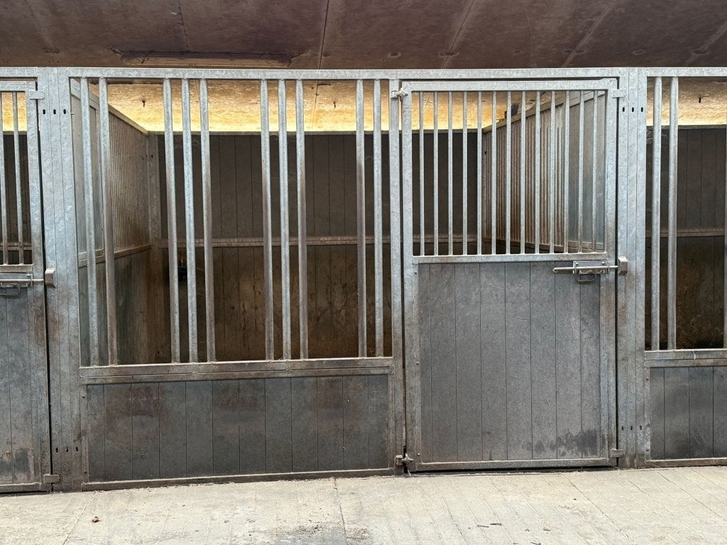 Paardenstallen, Stalling