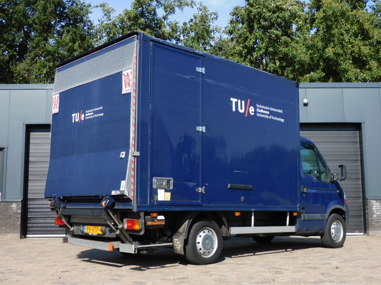 Renault Master T35 2.5 dCi L2H1 LAADKLEP! AIRCO! CRUISE! NAV, Voorwielaandrijving, Gebruikt, Zwart, 4 cilinders