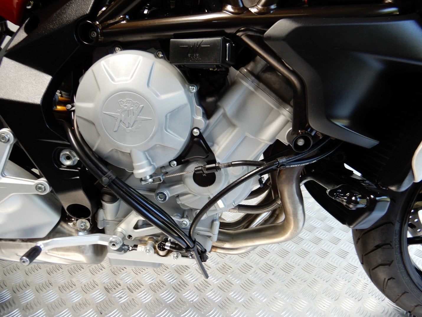 MV Agusta BRUTALE 675 (bj 2014), Info@brouwermotorsport.nl, Brouwer motorsport, Bedrijf, Patroonstraat 3
3861 RN  NIJKERK