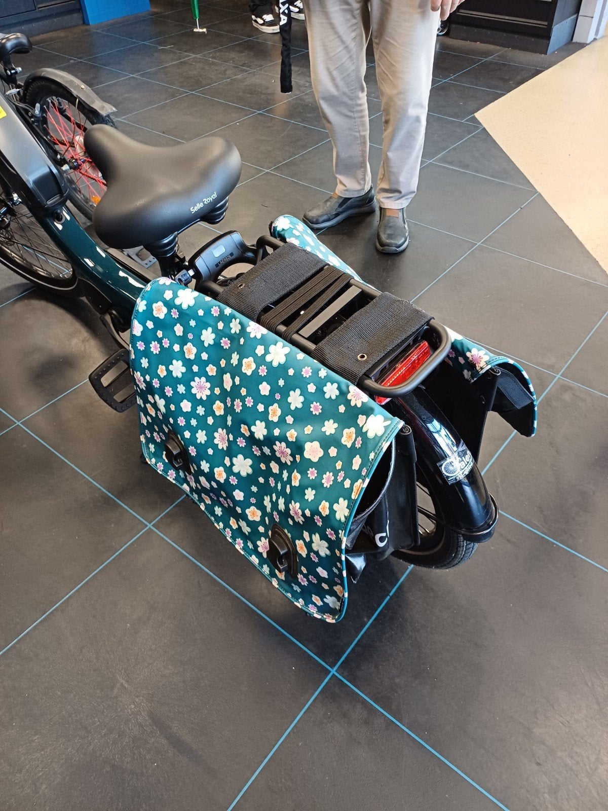 Fiets fietstassen met bloemenprint, Ophalen, Zo goed als nieuw, Fietstasmerk Beck