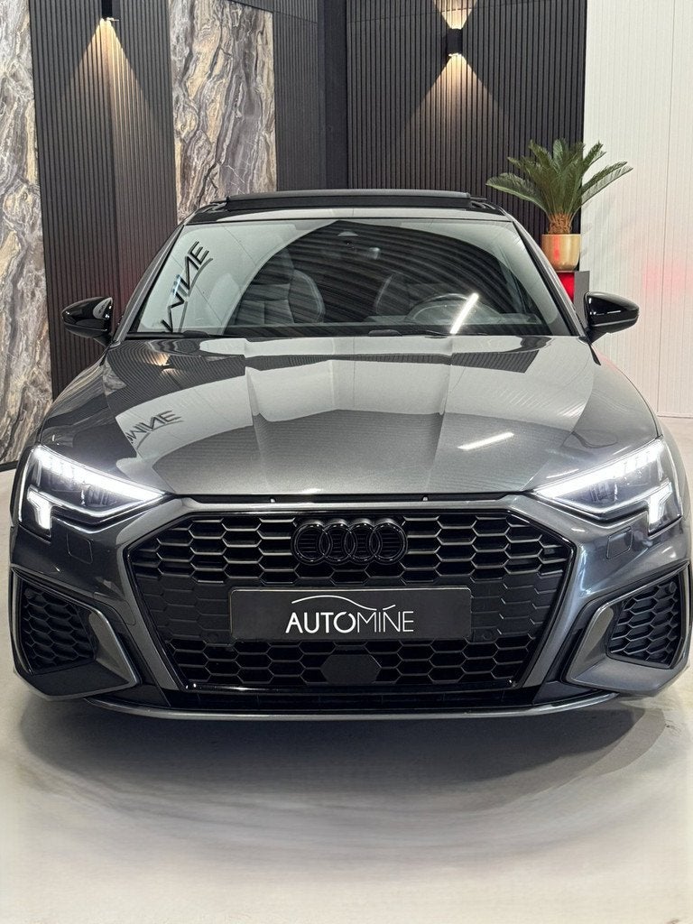 Audi A3 Limousine 35 TFSI 3x S-line Edition One|PANO|SFEER|L, 4 cilinders, 150 pk, Leder, Bedrijf