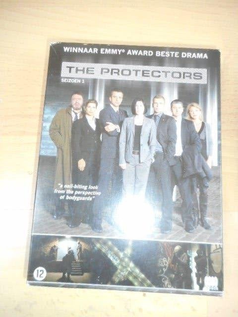 - Seizoen 1 & 2 (DVD) van The Protectors, Engels, Nederlands, Ophalen of Verzenden, Zo goed als nieuw
