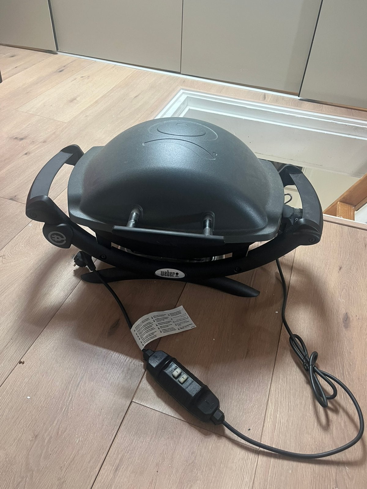 Weber BBQ Q1400 elektrisch, Ophalen of Verzenden, Zo goed als nieuw