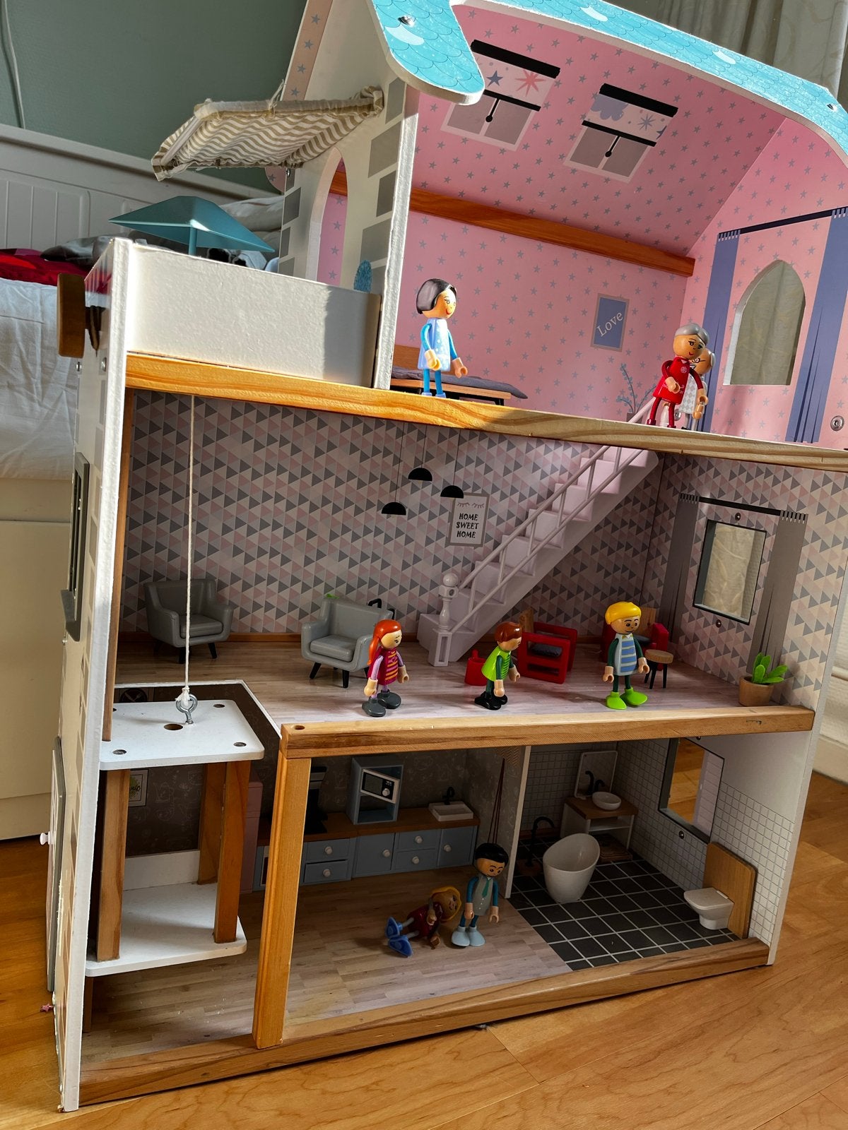 Groot Houten Poppenhuis met Meubels en Poppen, Kinderen en Baby's, Ophalen, Gebruikt, Poppenhuis