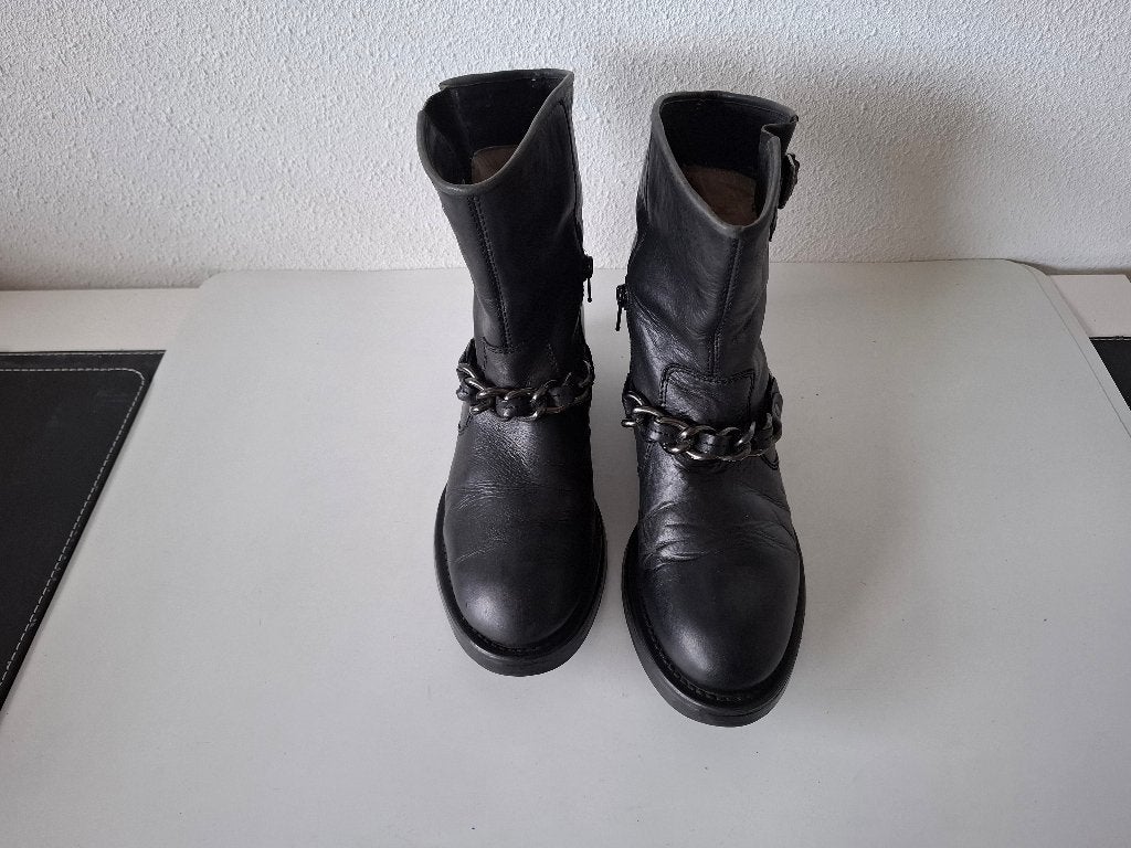 Unisa maat 39 mooie zwarte leren laarzen laarsjes boots, Verzenden, Zo goed als nieuw, Zwart, Sneakers of Gympen