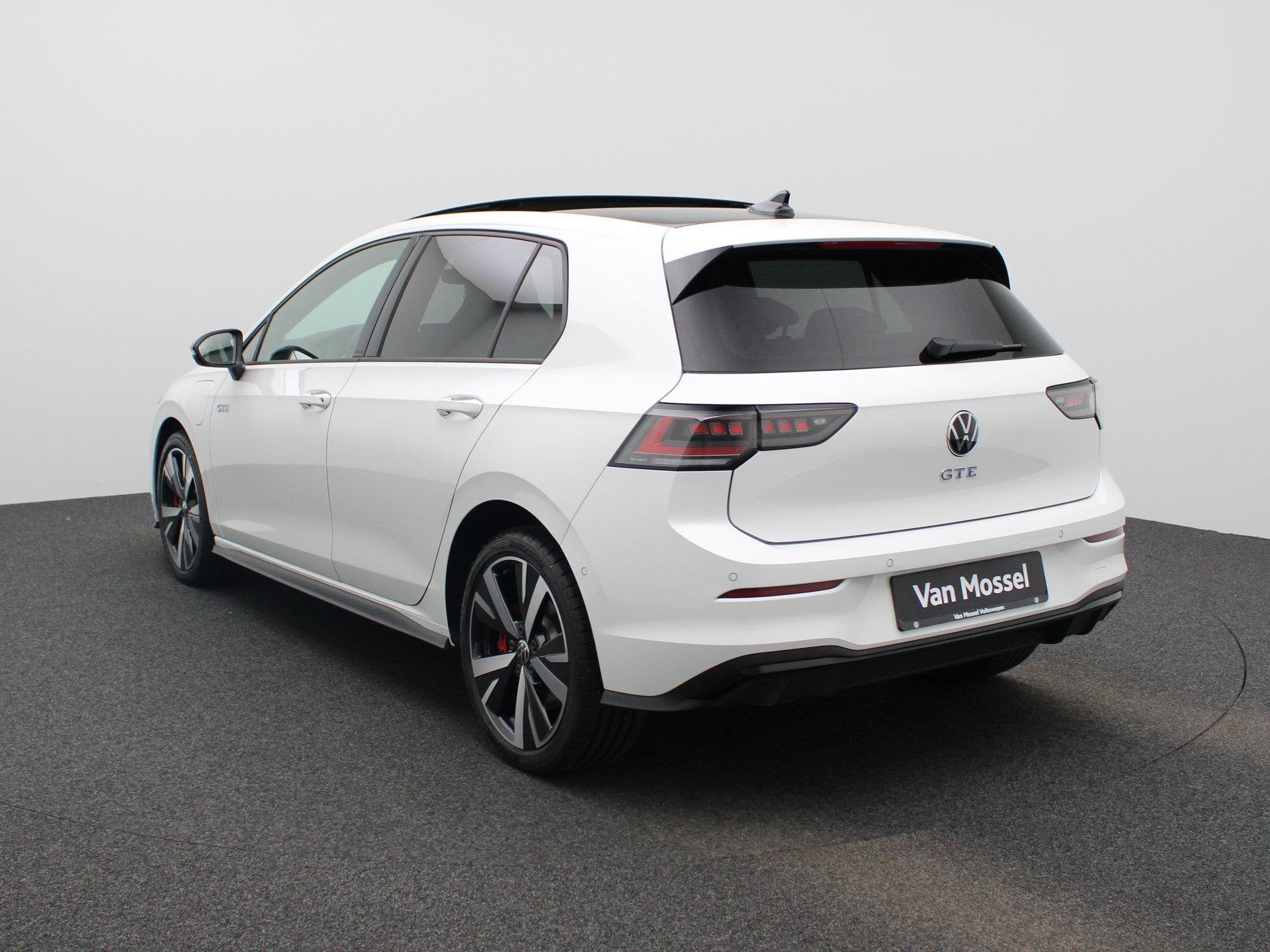 Volkswagen Golf 1.5 eHybrid GTE 272 PK | DEMO | PANORAMADAK, Auto's, 12 maanden, Stof, 1498 cc, 4 cilinders