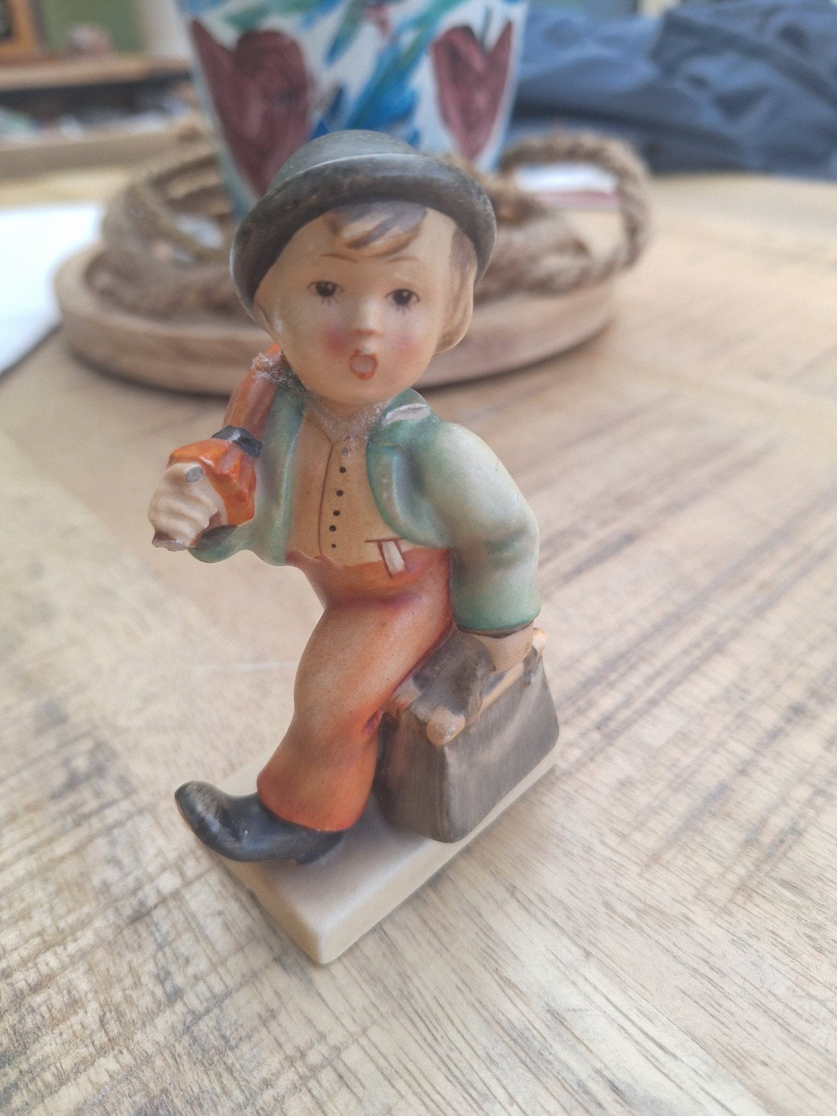 Vintage Hummel beeldje - Jongen met koffer, Ophalen, Gebruikt