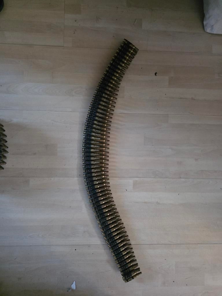 Munitieband met hulzen - Decoratief, Verzamelen, Militaria | Algemeen, Overige soorten, Hulzen of Bodemvondsten, Overige gebieden