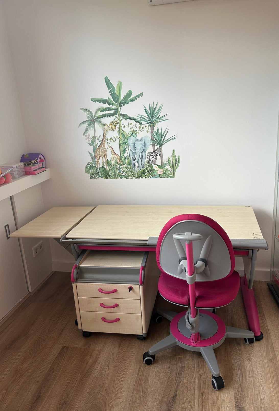 Moll bureau model runner verstelbaar met bureaustoel izgst, Huis en Inrichting, Bureaus, Roze, Kinderbureau, Zo goed als nieuw