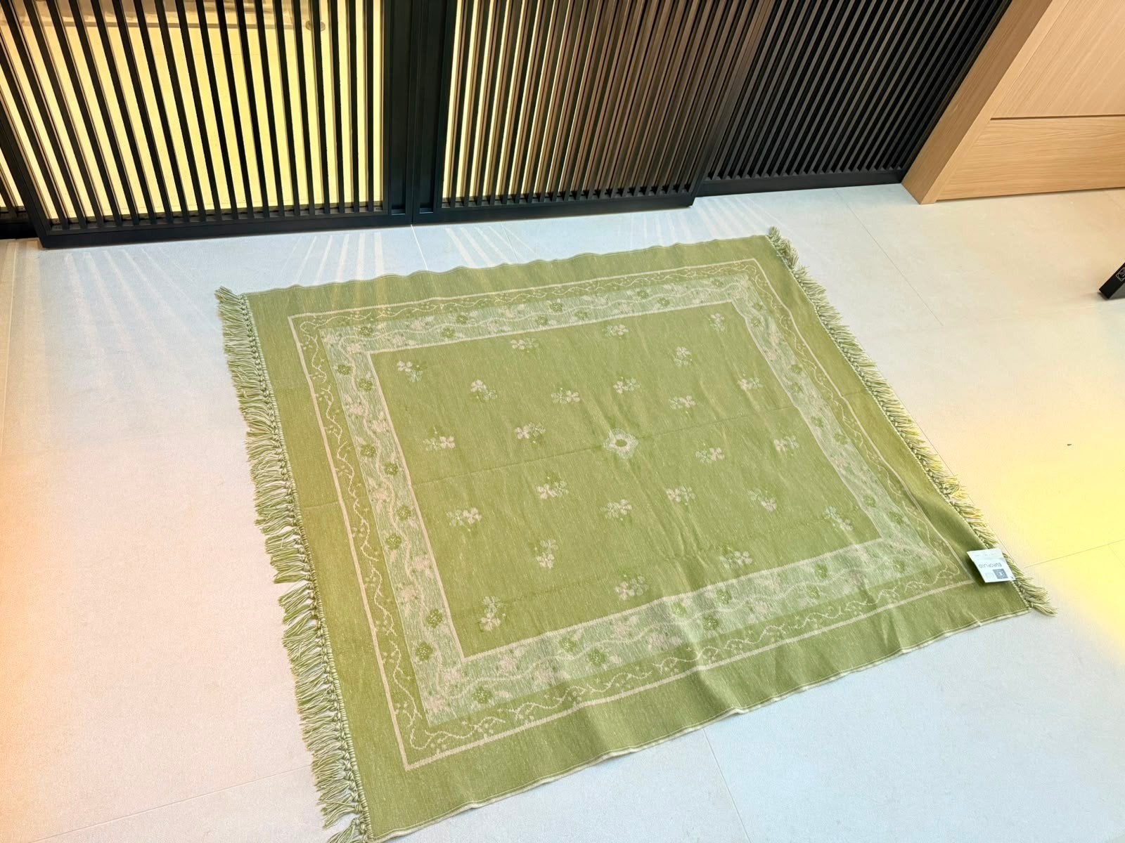 Omkeerbaar vloerkleed 140x170 cm - Nieuwprijs 155,50, Ophalen, 100 tot 150 cm, Groen, Zo goed als nieuw