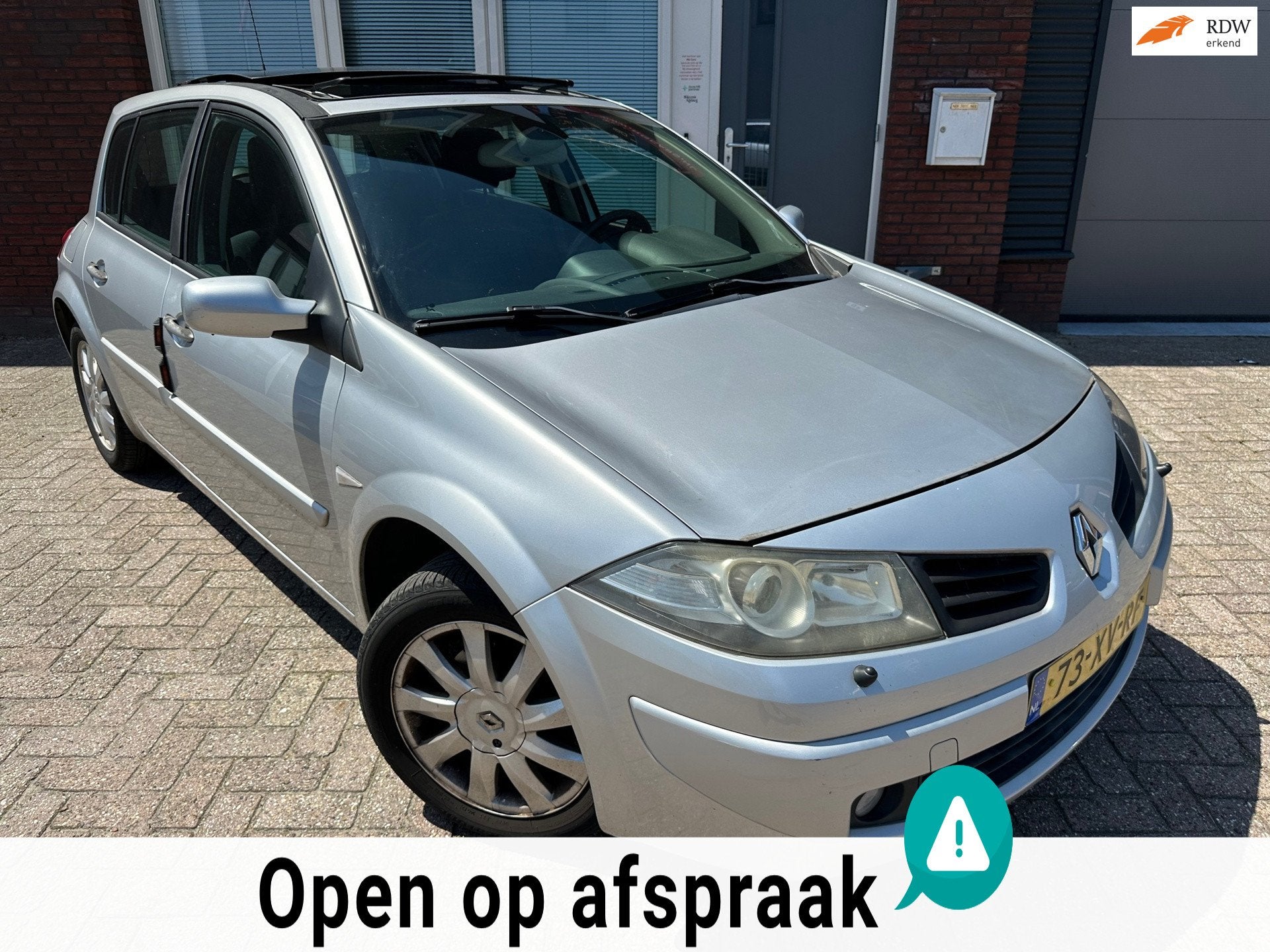 Renault Mégane 1.6-16V Tech Line / Schuifdak / PDC / Clima, Auto's, Stof, 4 cilinders, Met garantie (alle), Origineel Nederlands