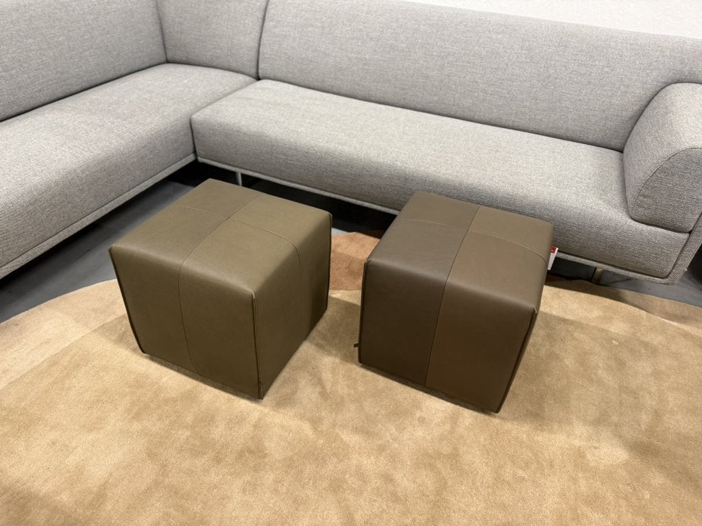 2 Nieuw Eyye Kub Hockers 47 Cera Clay leer Voetenbank Poef