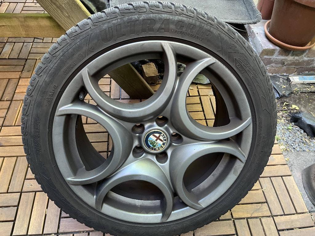 Alfa Romeo 159, Gulietta 18 inch velgen met winter banden, Ophalen, 18 inch, Gebruikt, Banden en Velgen