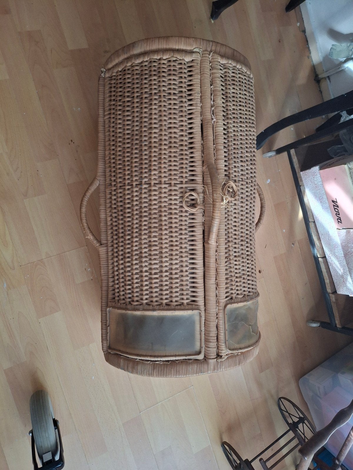 Antieke rieten reiswieg uit de jaren '40/'50, Ophalen