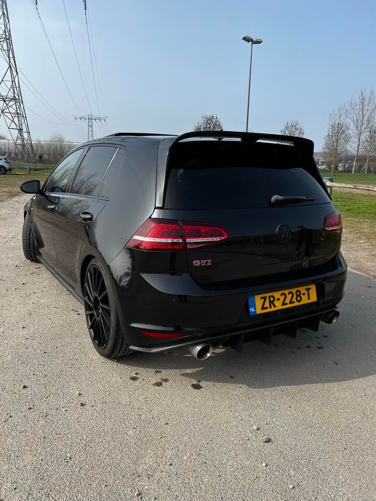 Volkswagen Golf 7 GTI performance DSG 2015 MILLTEK UITLAAT, Auto's, 4 cilinders, 1984 cc, Zwart, 1324 kg