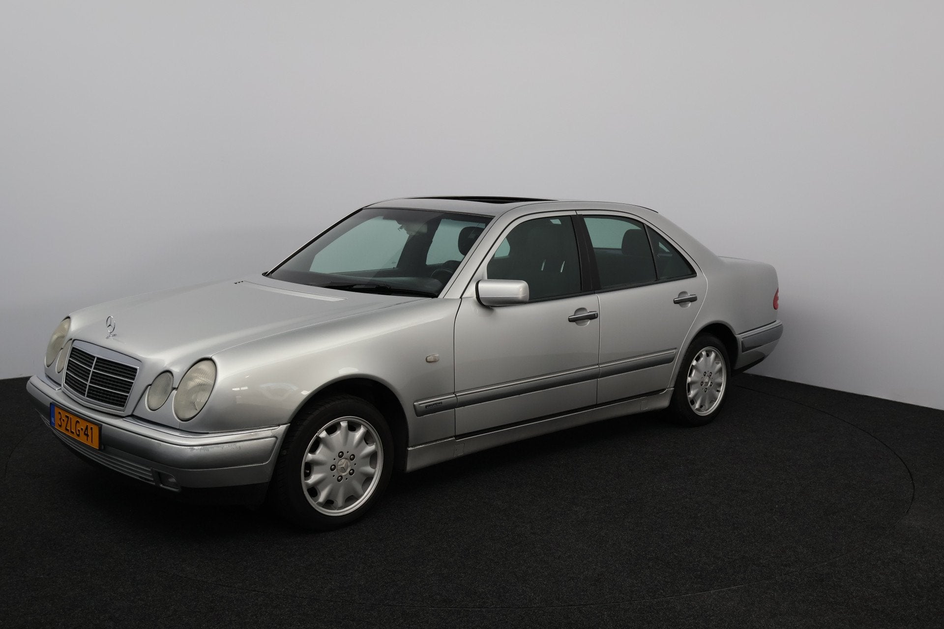 Mercedes-Benz E-Klasse 280 Classic/ 6-Cilinder!/ Automaat/ S, foto 7