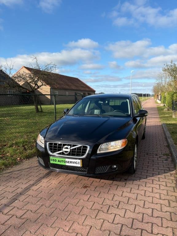 Volvo V70 2.0 D3 Kinetic nw apk bij aflevering, Auto's, Volvo, Euro 5, Gebruikt, Zwart, 1984 cc