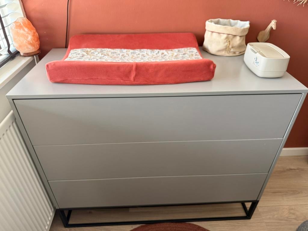 Cabino dayley commode ladekast houtlook met stalen frame, Kinderen en Baby's, Kinderkamer | Commodes en Kasten, Ophalen, 50 tot 70 cm