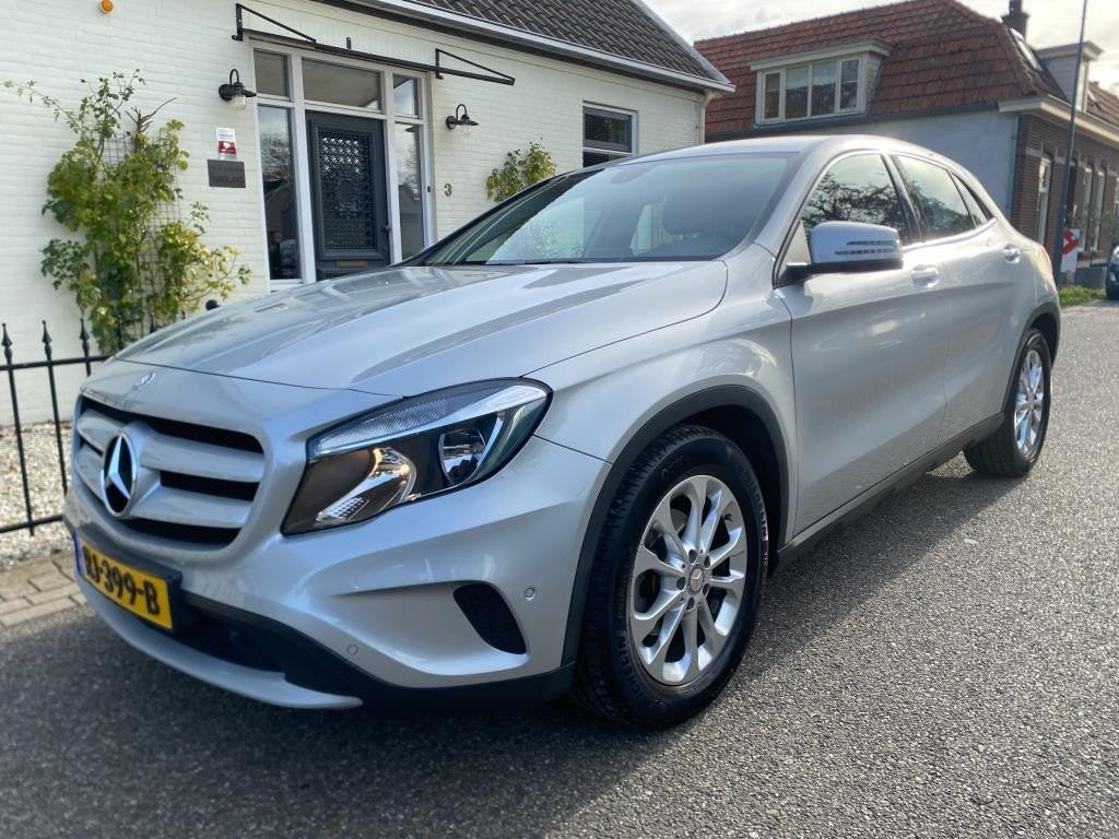 Mercedes-Benz GLA-klasse 200 AmbitionAut,Camera,Stoelverwarm, Auto's, Mercedes-Benz, Stof, Gebruikt, Euro 6, 715 kg