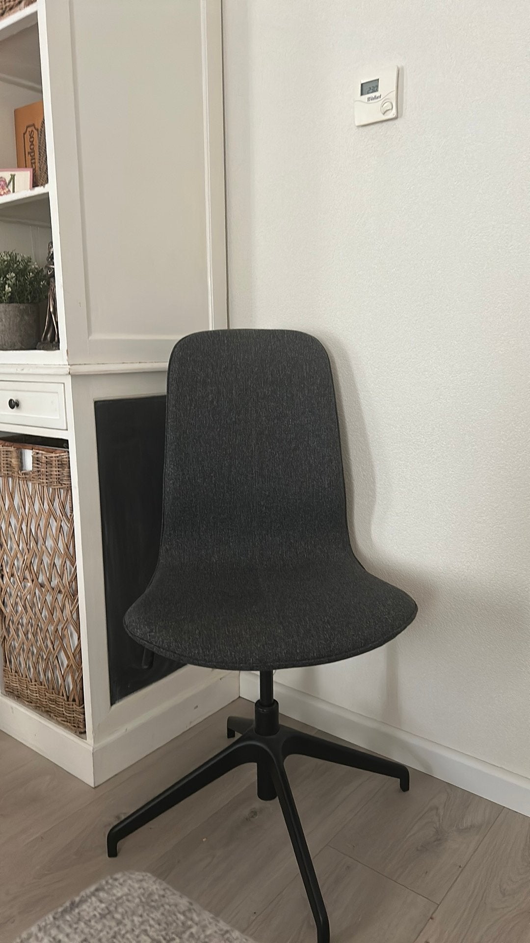 Langfjall vergader stoel ikea, Huis en Inrichting, Ophalen of Verzenden, Zo goed als nieuw, Zwart