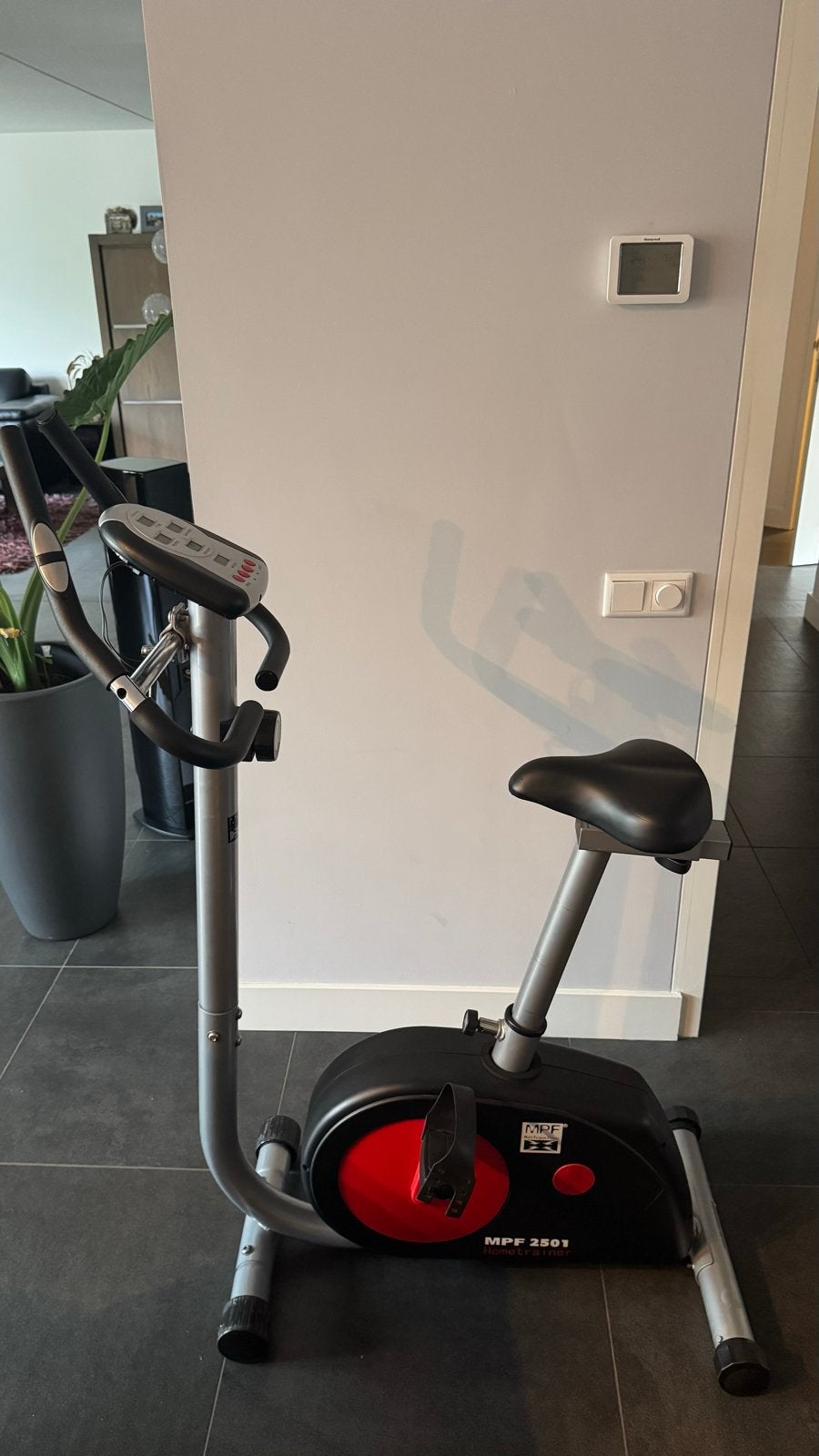 Hometrainer MPF 2501 - Zo goed als nieuw, Ophalen, Zo goed als nieuw, Metaal, Benen