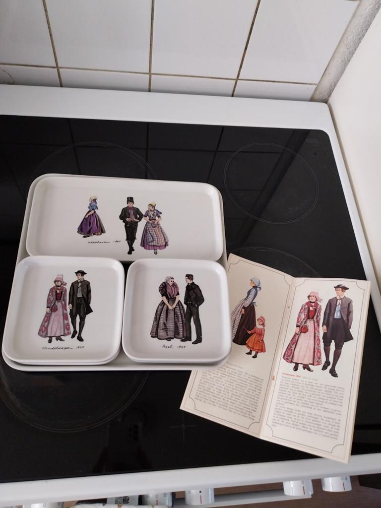 Villeroy & Boch Klederdracht Schalen Set met Boekje, Ophalen of Verzenden