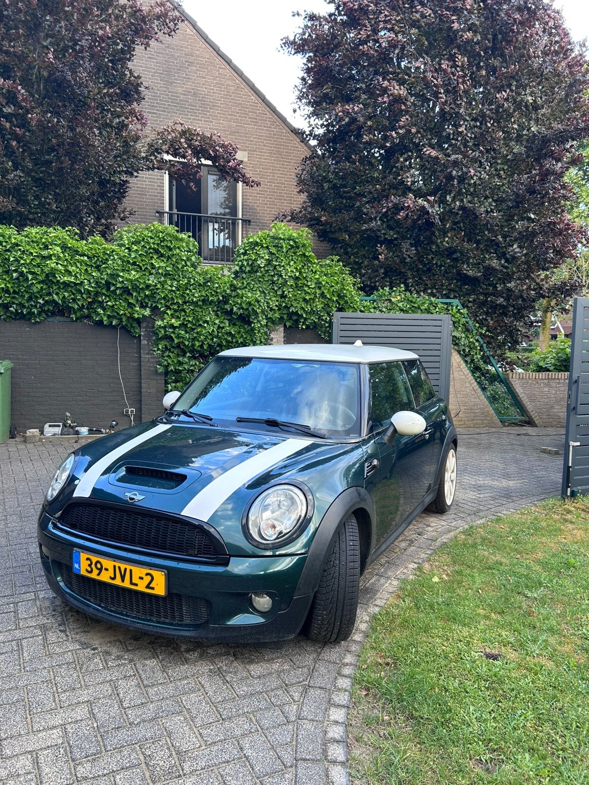 Mini Cooper S R56 1.6 turbo| nwe kopp, distr.ketting én APK, Auto's, Voorwielaandrijving, Euro 5, Stof, Zwart