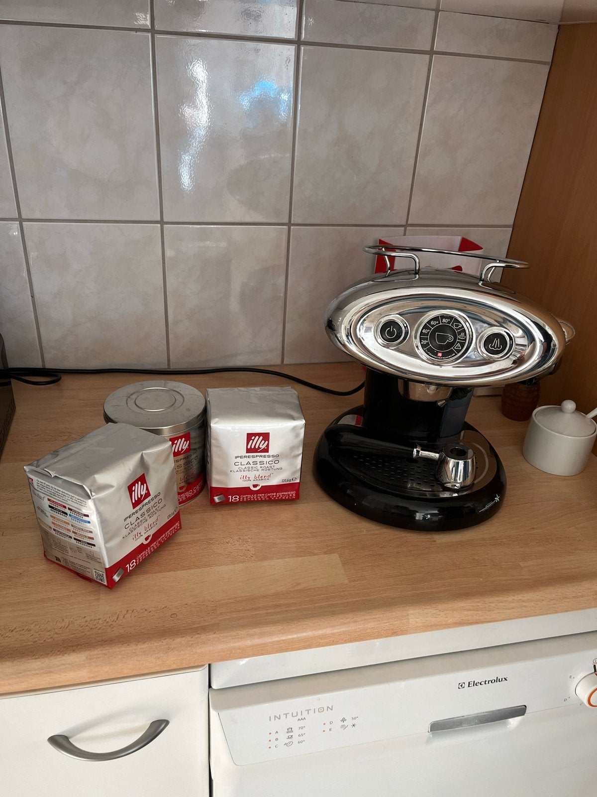 Illy  Espressomachine, Koffiepads en cups, Espresso apparaat, Zo goed als nieuw, 1 kopje