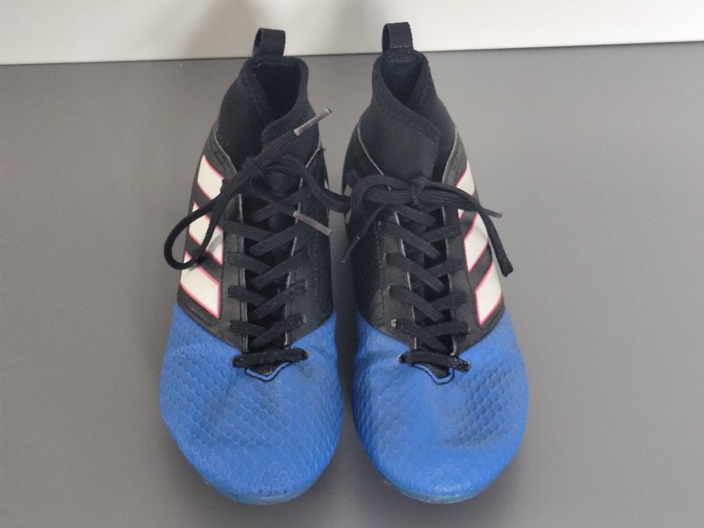 Adidas voetbalschoen - maat 36 2/3 - blauw, zwart met roze, Gebruikt, Maat XS of kleiner, Schoenen, Ophalen of Verzenden
